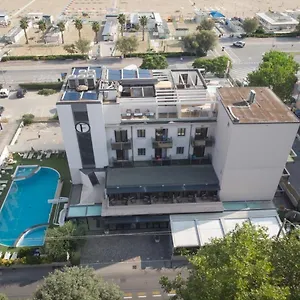 ferretti-beach.riccione-hotels.org/