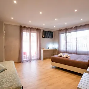 https://le-camere-di-nana.hotelitalianriviera.com